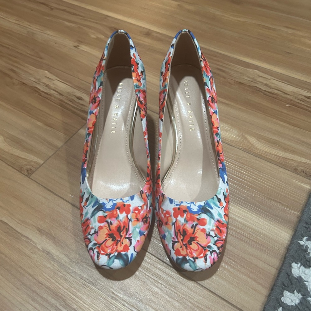 Kelly & Katie Floral Wedge Heels Size 8
